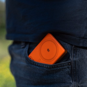 Blavec varavirtalähde 10000 mAh BJ-05 Ultra Fast 16 mm - Type C - Qi2.2 25 W + PD 45 W magneettinen induktio Magsafe 2-in-1 (PBBJ05-QI22MC10O) oranssi alumiini
