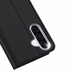 Dux Ducis Skin Pro Suojakuori Samsung Galaxy A36 5G / A56 5G:lle kielekkeella ja korttilokerolla - musta