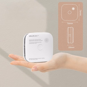 Qoltec 52579 Langaton savunilmaisin akulla | Tuya | Wi-fi | anturin käyttöikä 10 vuotta | hälytys 85dB | LED