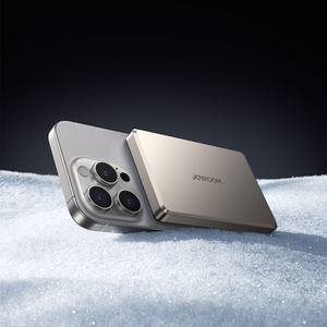 Joyroom JR-PBM08 Pro 22,5 W 10000 mAh varavirtalähde langattomalla latauksella ja 2 x USB-C-liitännällä – titaani