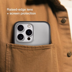 Incase Slim Case -suojakuori MagSafe-tuella iPhone 16 Pro -puhelimelle, läpikuultava musta
