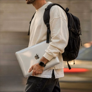 Tech-Protect Softshell -suojakuori MacBook Neo 13" 2026 -mallille, läpinäkyvä