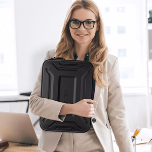 Tech-Protect Kevlar Pro kannettavan kotelo 15-16 - Musta