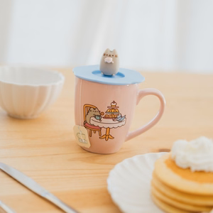 Pusheen – keraaminen muki silikonikannella ja 3D-hahmolla, 350 ml