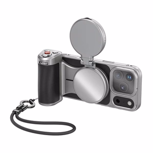 Master Grip Mount iPhone 17 Pro -teline valolla ja suotimella