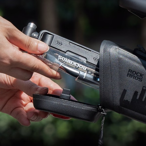 Rockbros Multitool pyörätyökalusarja CO2-pumpulla ja räikkäavaimella, musta