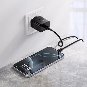 Puhelimen laturi Hoco USB C QC PD 45W N77 musta