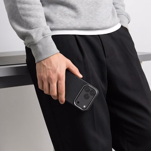 Tech-Protect Ion Carbon MagSafe -suojakuori iPhone 18 Pro Max / 17 Pro Max – musta-hopea