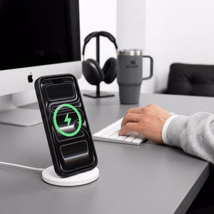 Tech-Protect Magmat MagSafe CC suojakuori mallille iPhone 17 Pro Max / 18 Pro Max – läpinäkyvä musta