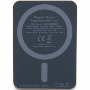 Guess MagSafe Metal Script Logo induktiovirtapankki 15W 5000mAh - kultainen