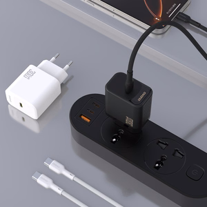 Dudao A27PCEU PD 30W GaN USB-C seinälaturi USB-C kaapelilla - musta