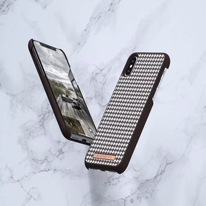 Nordic Elements Saeson Idun Pattern 2 suojakuori laitteelle iPhone XS Max, tummanruskea
