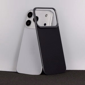 Liavec Carbon Layer Magsafe Aramid Fiber suojakuori Iphone 17 Pro Max musta