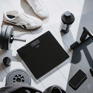 ADLER AD 8194b ladattava henkilövaaka USB-C:llä, musta