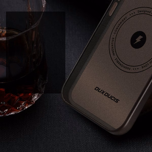 Dux Ducis Napoli Kotelo iPhone 14 Plus Nahkakotelo (MagSafe yhteensopiva) Tummanruskea