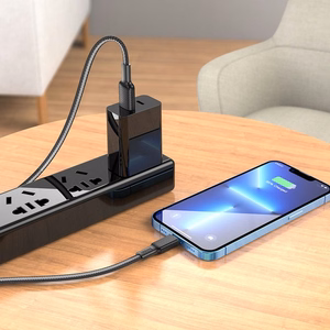 Hoco USB-A - Lightning -kaapeli 2,4A 1 m X69 - musta/valkoinen