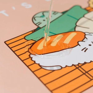 Pusheen Sushi Roll XXL -pelipöytämatto PU-nahasta, 60 × 35 cm
