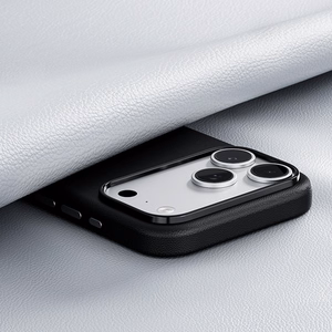 Benks Magnetic Vita Pro -silikonisuojakuori (C.K.QY.AP.BK.0073) iPhone 18 Pro Max / 17 Pro Max -puhelimille, musta, kameran ohjauspainikkeella