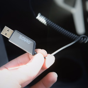 Savio TR-16 – Bluetooth 5.3 AUX -vastaanotin handsfree-puheluille ja Google Assistant/Siri -tuella