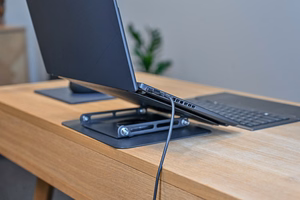 Säädettävä, pyörivä, ergonominen kannettavan tietokoneen teline 10–17″ LAPTOP STAND ROTO MT2662