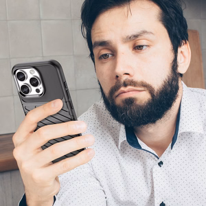 Thunder Case Silikoninen Suojakuori iPhone 16 Pro:lle - Musta
