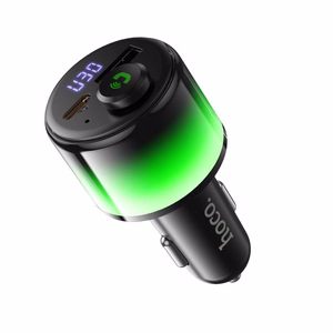 Musta Hoco E166 Bluetooth-autolähetin, jossa on 2 x USB-A, USB-C, QC 3.0 ja PD 42 W