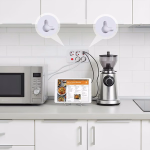 Maclean MCE393 W – jatkojohto pistorasioilla, 4 pistorasiaa + 3×USB, 110–240 V AC, 50/60 Hz, 2,1 A, enintään 2500 W, 3 m, valkoinen
