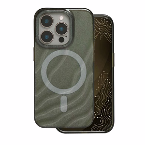 Tecto Shield Desert Mag -suojakuori mallille iPhone 15 Pro 6,1", tumman oliivinvihreä