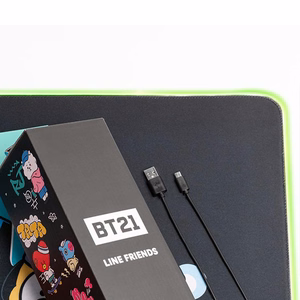 BT21 XXL -pelipöytämatto LED-valaistuksella, 90 × 40 cm