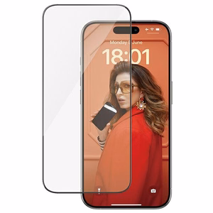 PanzerGlass Ultra-Wide Fit karkaistu lasi asennustyokalulla iPhone 15 Pro