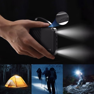 Wozinsky W11-B 10000mAh 10W varavirtalähde sisäänrakennetuilla kaapeleilla ja taskulampulla - musta