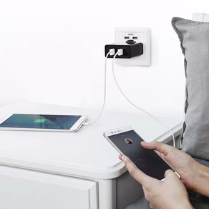 Ugreen CD161 seinälaturi, 2× USB-A, 36 W, QC3.0 – musta