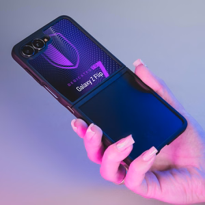 3mk Satin Armor Case+ Suojakuori Samsung Galaxy Z Flip 7:lle - läpinäkyvä musta