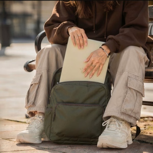 Tech-Protect Softshell -suojakuori MacBook Neo 13 2026:lle - läpinäkyvä matta