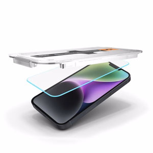 Spigen karkaistu lasi GLAS.TR "EZ FIT" iPhone 13 / 13 PRO / 14 / 16E 6,1"