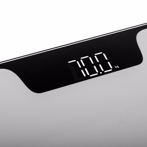 Adler AD 8174S – elektroninen henkilövaaka, 180 kg, 100 g, hopea