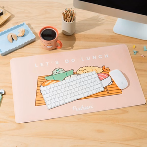 Pusheen Sushi Roll XXL -pelipöytämatto PU-nahasta, 60 × 35 cm