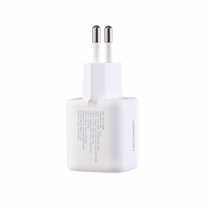 Joyroom JR-TG7 33W USB-A + USB-C -seinälaturi 30W USB-C - Lightning 1m kaapelilla - valkoinen