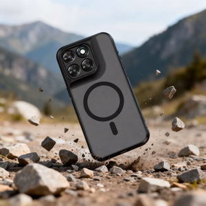 Tech-Protect Magmat MagSafe -suojakuori Motorola Moto G67 / G77:lle - matta musta