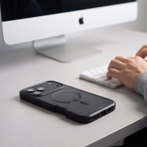 Tech-Protect Defense MagSafe suojakuori mallille iPhone 17 Pro Max / 18 Pro Max – mattamusta