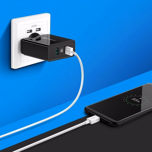 Ugreen CD161 seinälaturi, 2× USB-A, 36 W, QC3.0 – musta