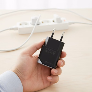 Puhelinlaturi Forcell F-Energy Ultra Slim GaN III USB C PD QC4.0 3A 25W B125101-E musta