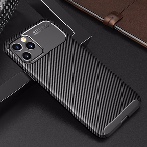 Vennus Carbon Elite iPhone 11 Prolle musta