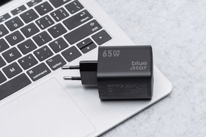 Puhelinlaturi Blue Star GaN 2 x USB C + USB A QC4.0 PD 4A 65W VT-43 musta
