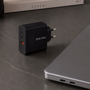 Blavec seinälaturi BC-11 GaN - USB + 2xType C - QC PD 65W 3A ja Type C - Type C -kaapeli (TCBC11G-U2CB653A) musta