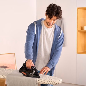 BLACK+DECKER BXIR3000E – höyrysilitysrauta, 3000 W, musta (ES9180190B)