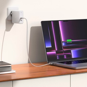 Spigen ArcStation Pro -laturi + USB-C 140 W -kaapeli - valkoinen