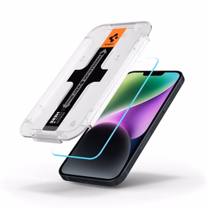 Spigen karkaistu lasi GLAS.TR "EZ FIT" iPhone 13 / 13 PRO / 14 / 16E 6,1"
