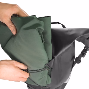 Vedenpitävä pyörän tavaratelinelaukku Wozinsky WBB24BK, 25 l, musta