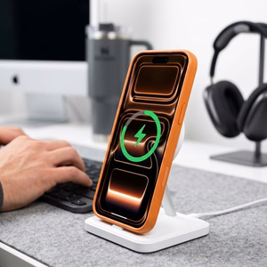 Tech-Protect MagOne CC MagSafe suojakuori ja 2 kpl karkaistuja laseja malleille iPhone 18 Pro Max / 17 Pro Max, läpinäkyvä oranssi